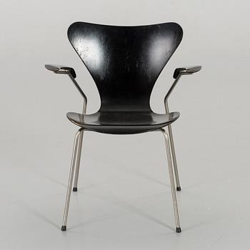 ARNE JACOBSEN, karmstol, "Sjuan", Fritz Hansen.