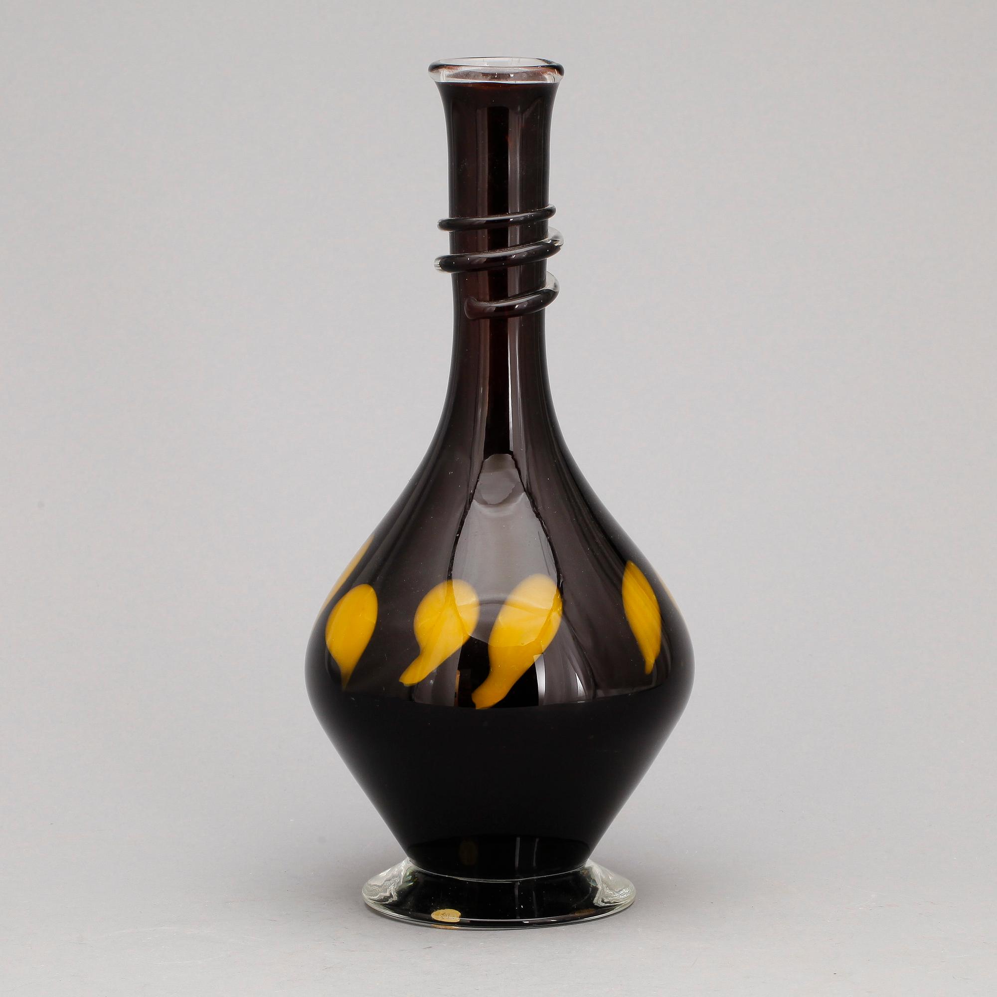 VAS, glas, troligen Eino Mäkelä, Finland, märkt 1990.