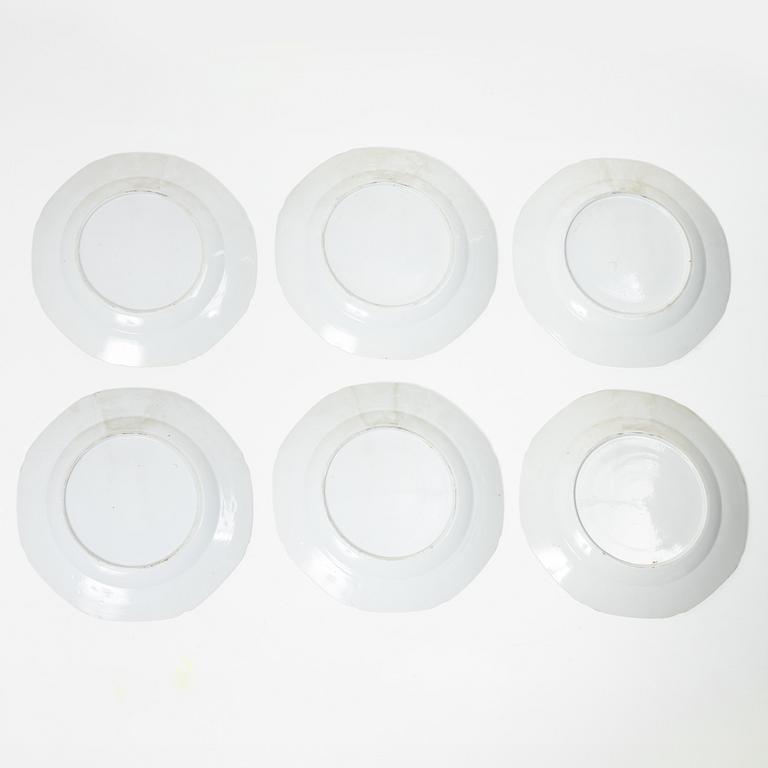 A set of six Chinese export porcelain dinner plates, Qing dynasty, Qianlong (1736-95).
