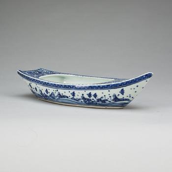 SERVERINGSFAT, porslin, Japan omkring 1900.