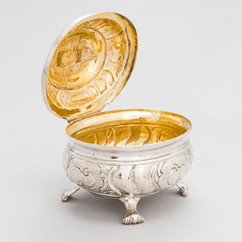 A Rococo silver sugar casket, unidentified maker's mark Cyrillic S.F, assay master Andrei Andreyev, Moscow 1775.