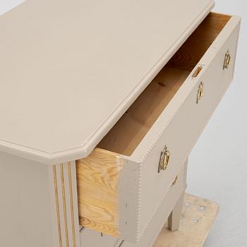 Byrå, gustaviansk stil, 1900-tal.