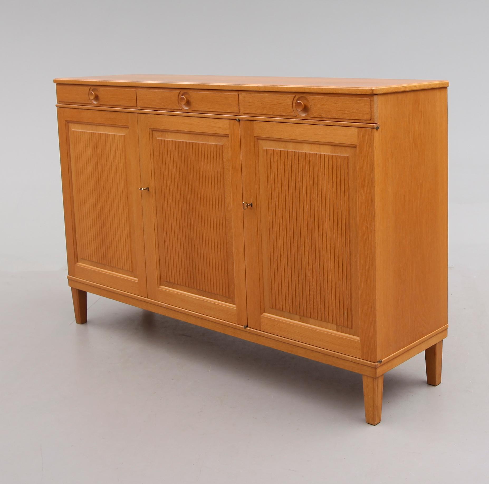 SIDEBOARD, "Herrgården", Carl Malmsten, Bodafors, 1900-talets andra hälft.
