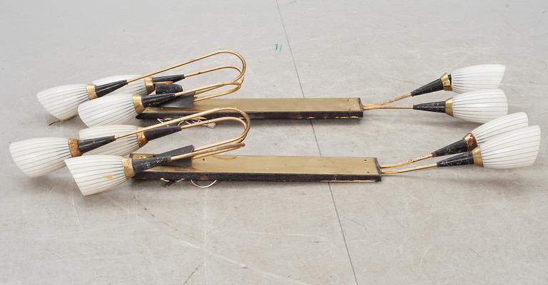 VÄGGLAMPOR, ett par, 1900-talets mitt.