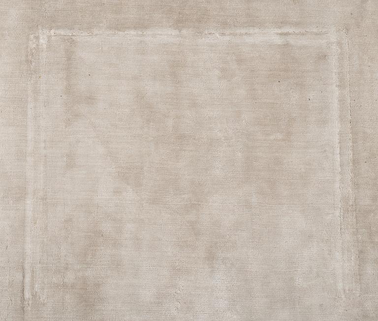 A Layrered "Francis Pearl" carpet, 300x400 cm.
