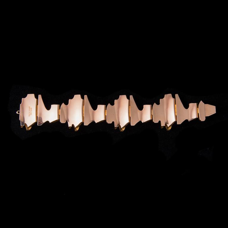 BJÖRN WECKSTRÖM, BRACELET. Bear's Tusk. 14K gold, Lapponia 1973.