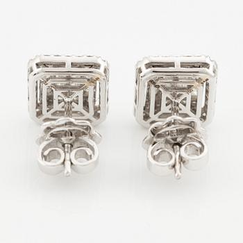 Earrings, 18K white gold with baguette and brilliant cut diamonds.