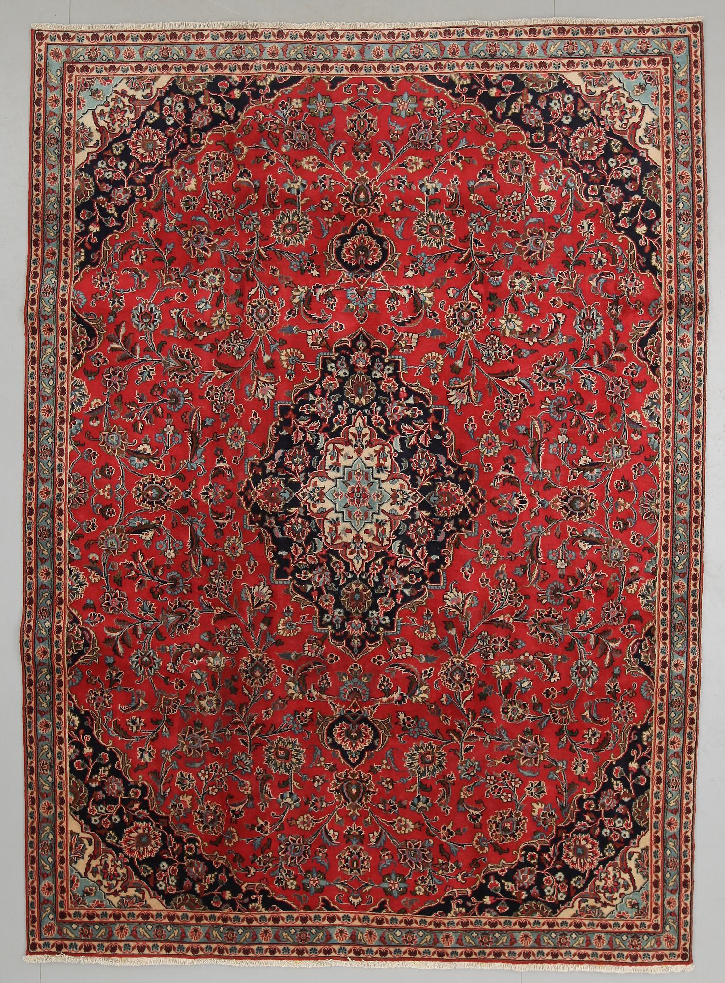 MATTA, Meshed, ca 305 x 220 cm.