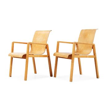 73. A pair of Alvar Aalto model no 51 armchairs, Huoneakalu-ja Rakennustyötehdas Oy, Artek, Finland, 1930's.