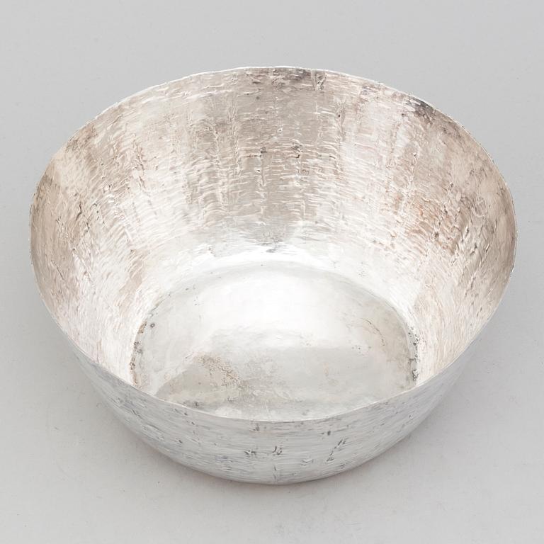 A Tapio Wirkkala silver bowl, Kultakeskus Oy, Finland 1978.