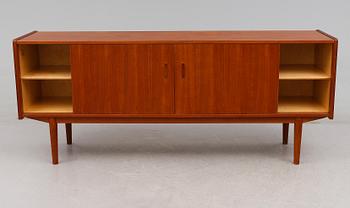 SIDEBOARD, "Trio", Nils Jonsson, Troeds, 1900-talets andra hälft.