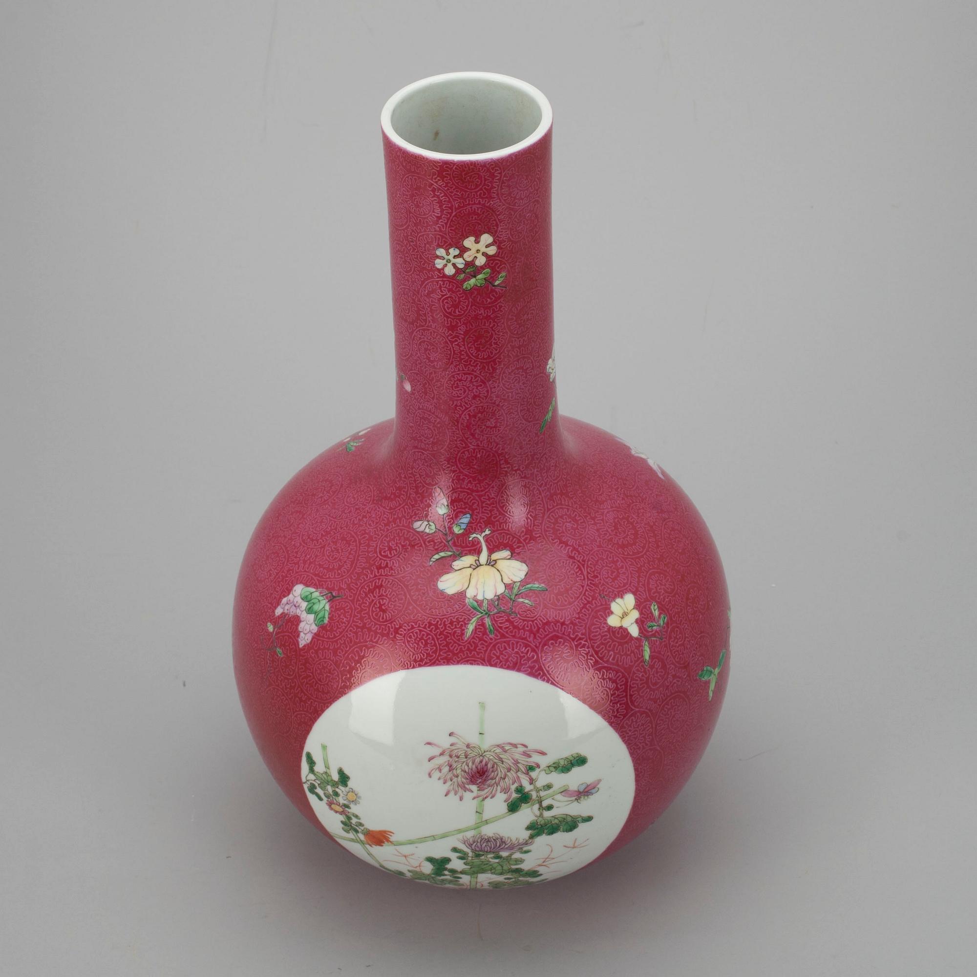 VAS, porslin, Kina, sekelskiftet 1800/1900.