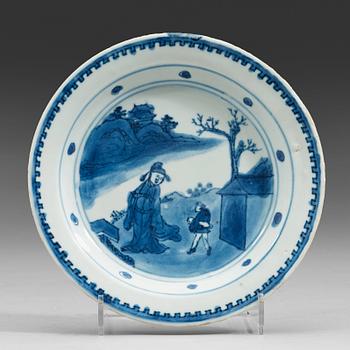 519. A set of five blue and white dishes, Ming dynasty, Tianqi /Chongzhen (1621-1644).