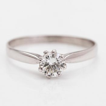 A 14K white gold solitaire ring with a brilliant-cut diamond approx. 0.49 ct. Morris Lindblom & Co, Turku.