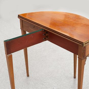 A late Gustavian card table, from around the year 1800.