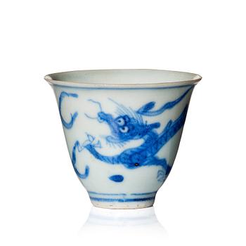 A blue and white dragon wine cup, 'Hatcher Cargo', 17th Century.