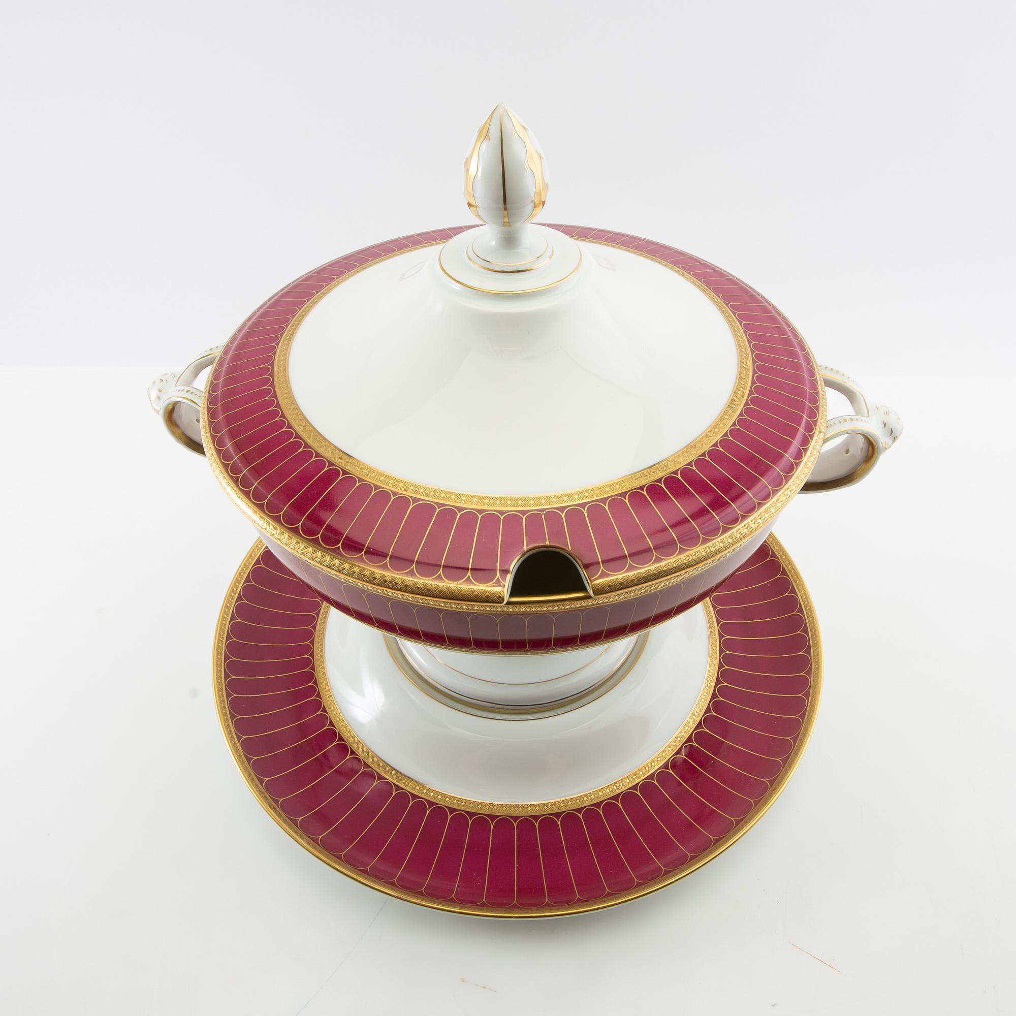 Tureen with lid and plate Rosenthal mid-20th century porcelain.