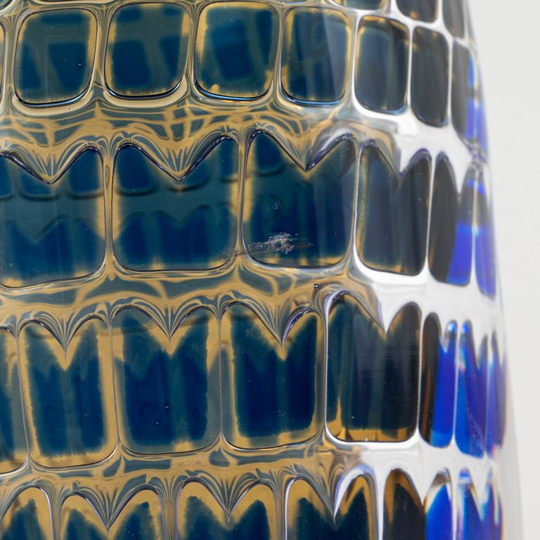 An "Ariel" vase in glass by Ingeborg Lundin for Orrefors, Sweden, 1966.