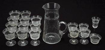 GLASSERRVIS, 17 delar, samt KANNA, "Antica" Nuutajärven lasi, 1900-tal.