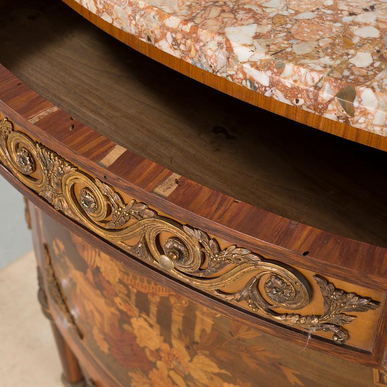 SKÄNK / SIDEBOARD, omkring år 1900.