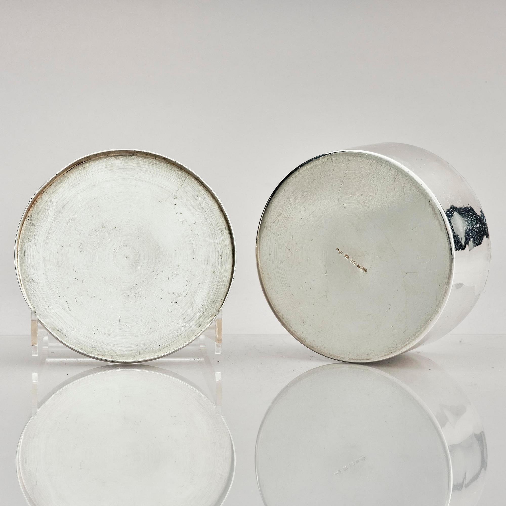 Lennart Larsson Guld AB, a Swedish silver butter box with lid and tray, Jönköping 1974.