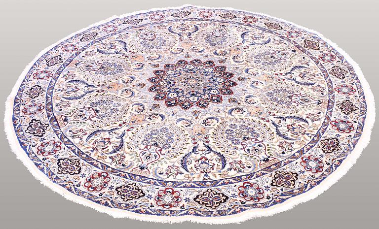 A round carpet, Nain, part silk, s.k 9LAA, diameter 205 cm.