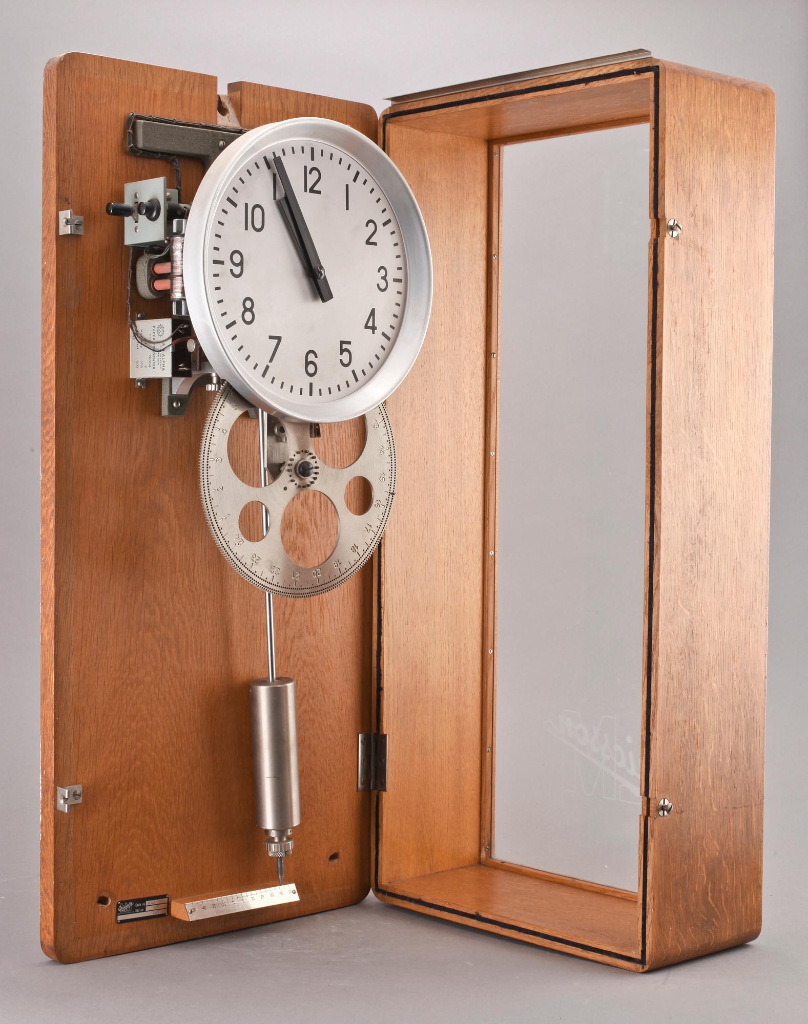 VÄGGUR, L M Ericsson, 1940-tal.