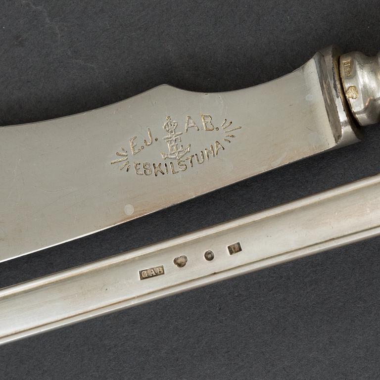 GAB, bestickservis, 154 delar, silver, Stockholm bl a 1911-12. De flesta med Leijonmarck Breitholtz vapen. I schatull.