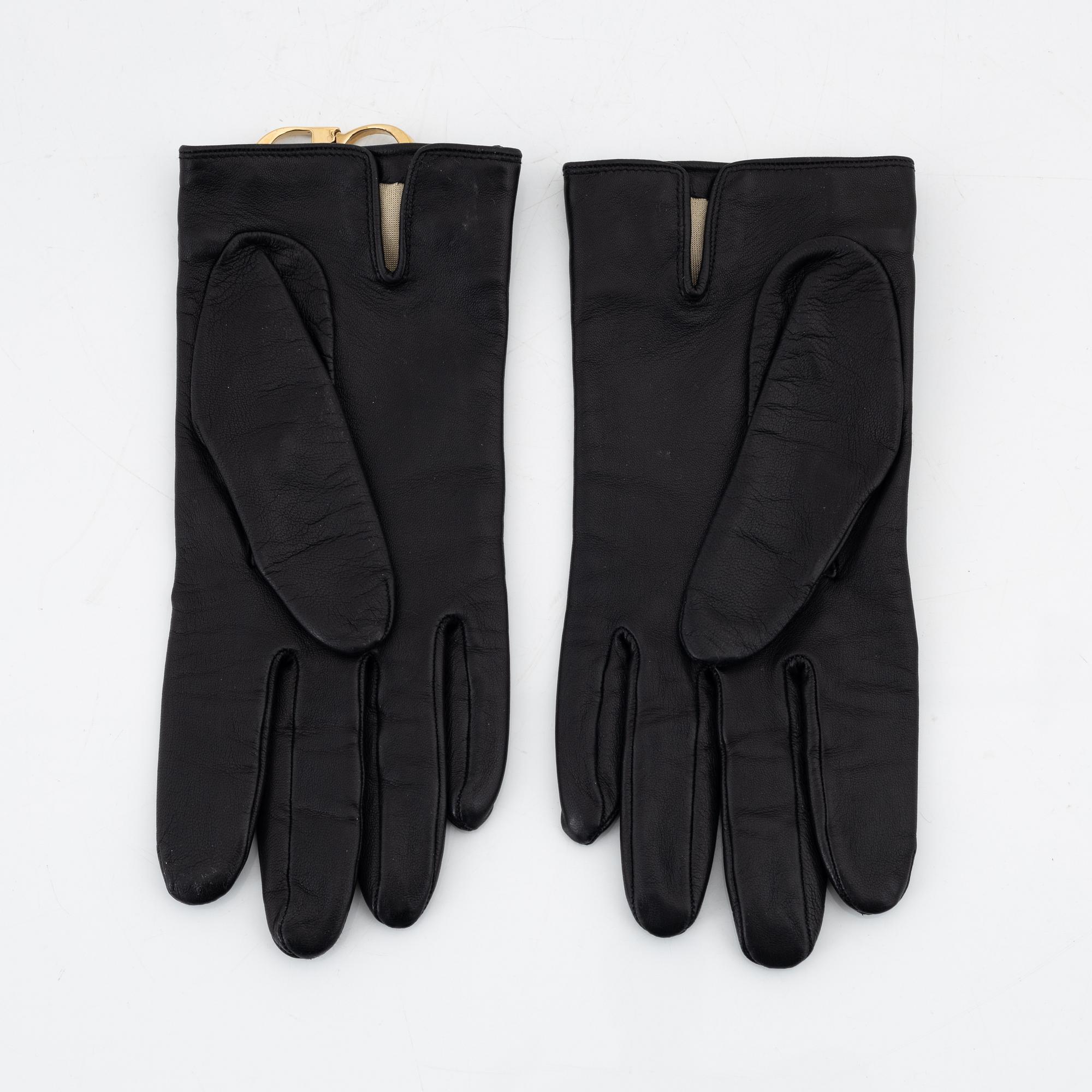 Christian Dior, a pair of leather gloves, size 7 1/2.