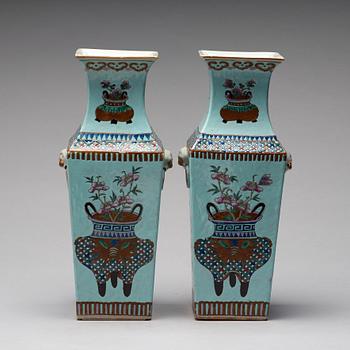 Two Chinese famille rose vases, 20th century.