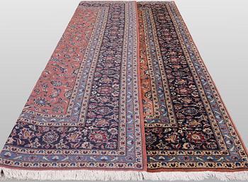 A Saruk carpet, 347 x 245 cm.
