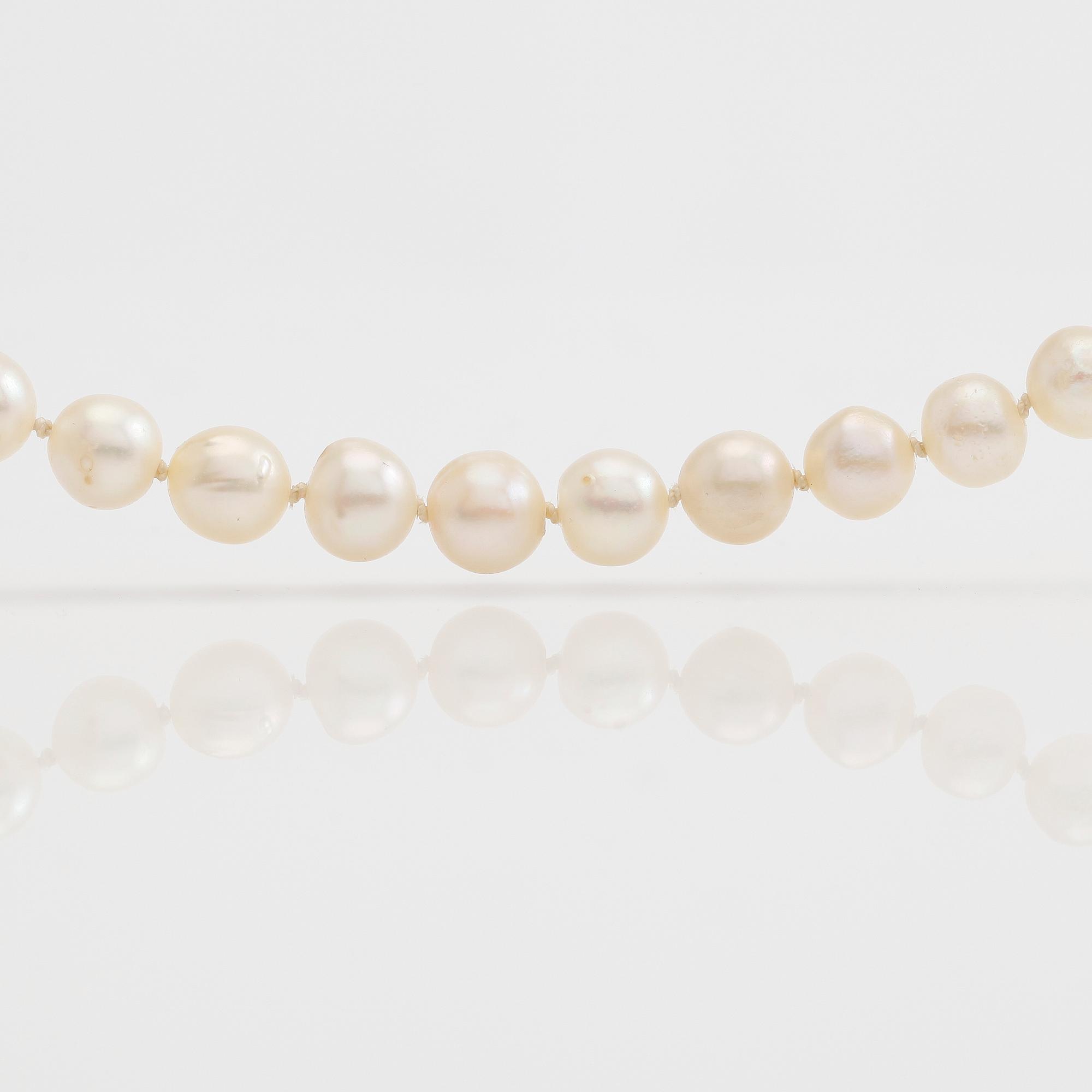 COLLIER, pärlor, lås 18K vitguld och diamanter.