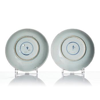 A pair of famille verte dishes, Qing dynasty, Kangxi (1662-1722).