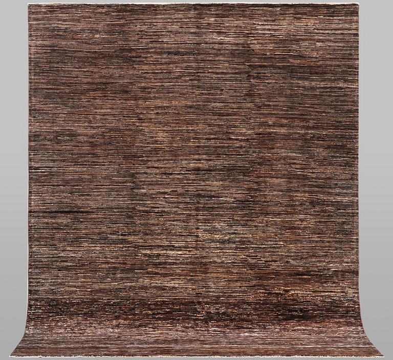 Matta, Gabbeh, ca. 292 x 250 cm.