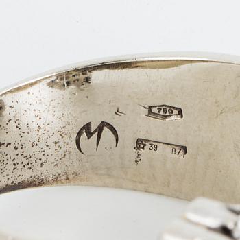 RING, vitguld med pärla, diamanter, safir, smaragd och rubin.