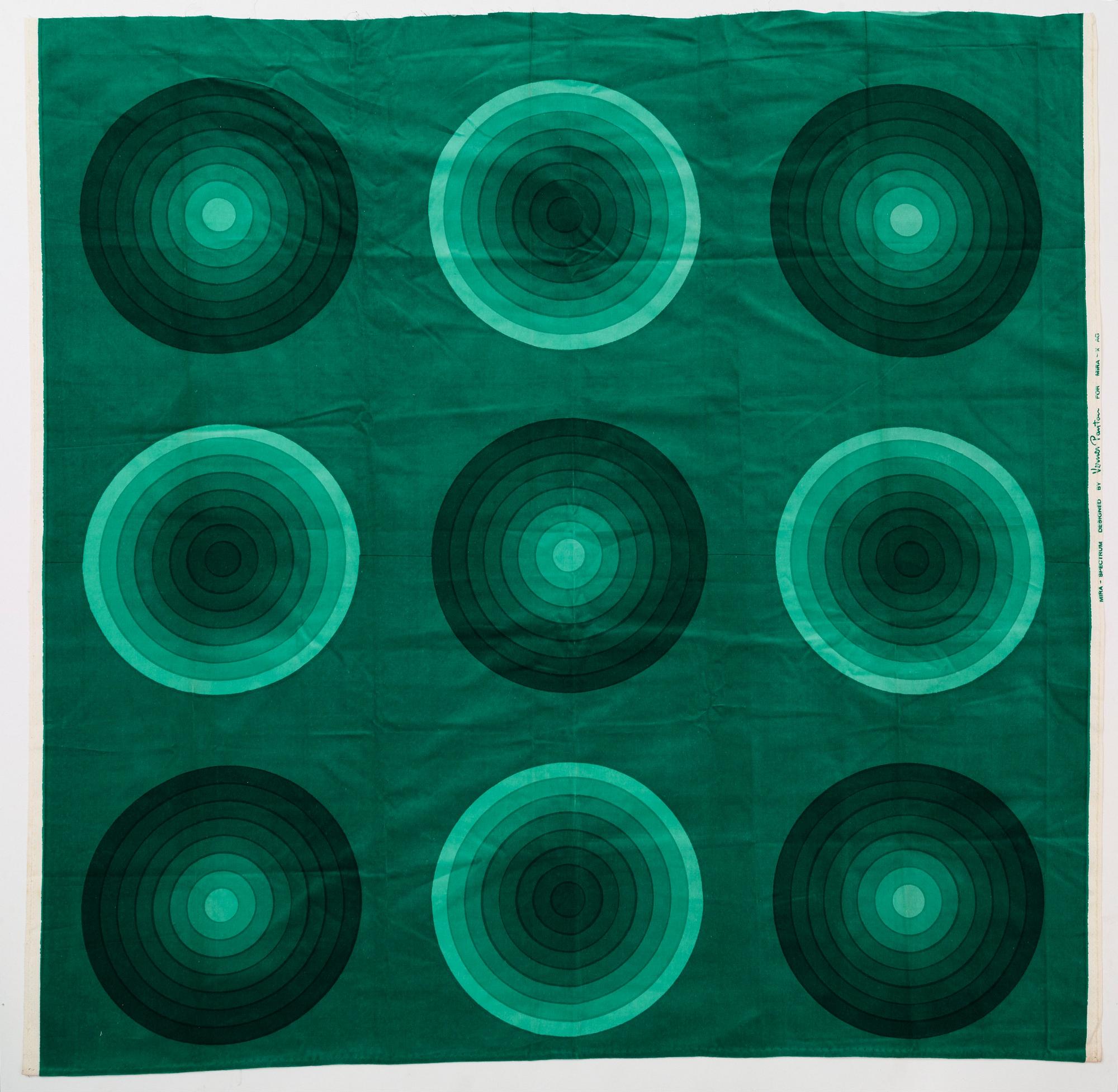 Verner Panton, GARDINLÄNGDER, 3 ST., OCH PROVBITAR, 10 ST. Bomullsvelour. Olika gröna nyanser och mönster. Verner Panton.