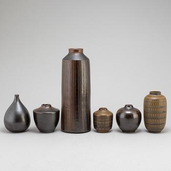 ARTHUR ANDERSSON, six stoneware vases, Wallåkra, signed. 1950s / 60s.