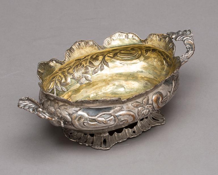 SKÅL PÅ FOT, silver, barock, icke identifierbar mästarstämplar, sannolikt Königsberg, 1700-talets mitt. Vikt ca 420g.