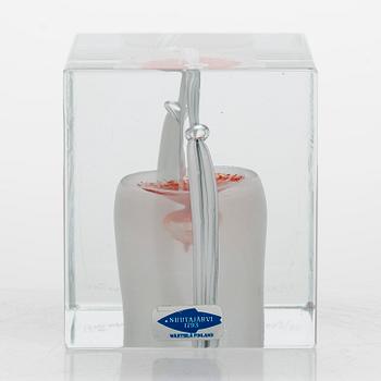 Oiva Toikka, annual glass cube, signed Oiva Toikka, Nuutajärvi 1985, 88/2000.