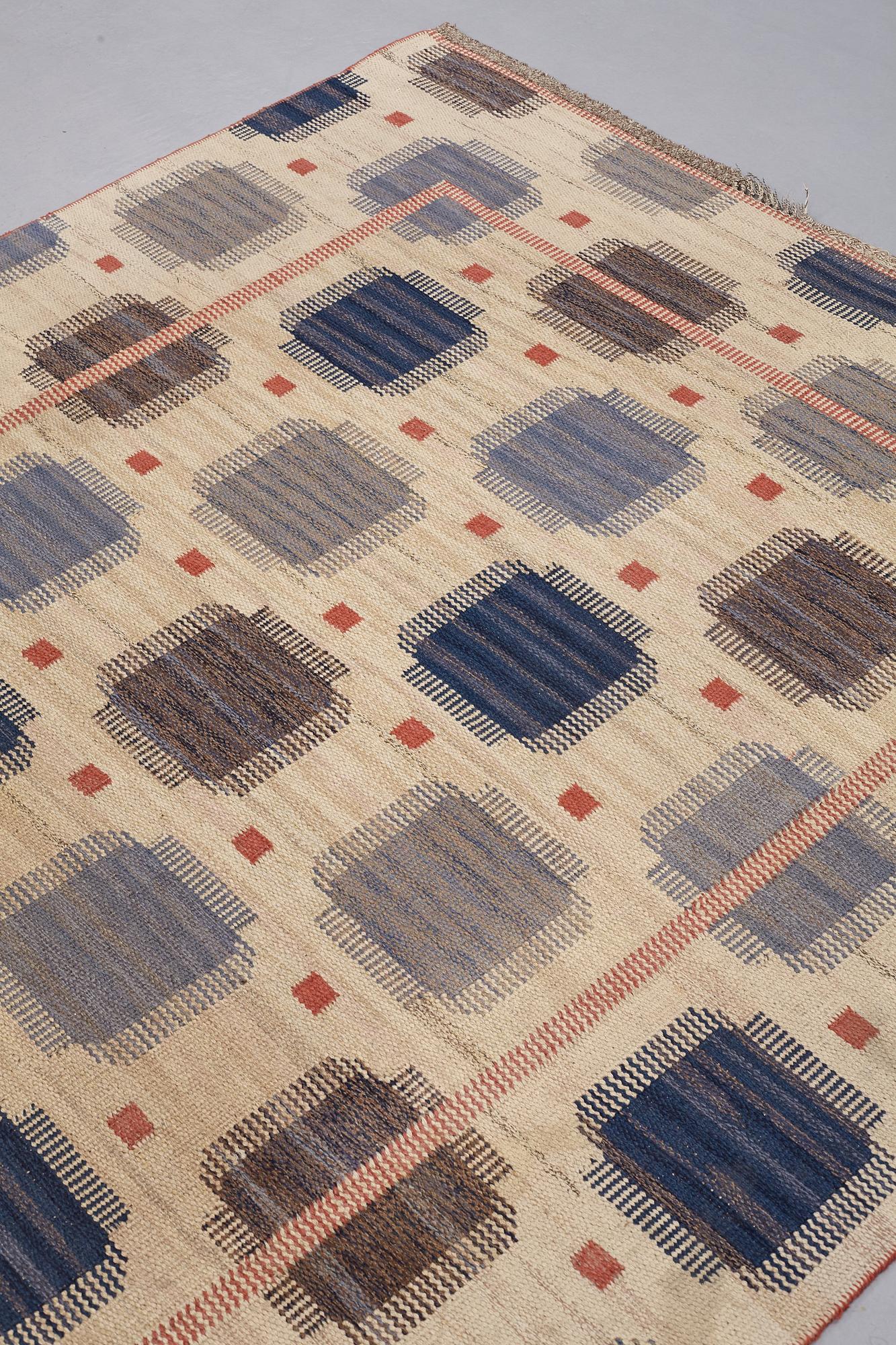 Märta Måås-Fjetterström, MATTA, "Blåplump", rölakan, ca 399 x 184,5-186 cm, signerad AB MMF.