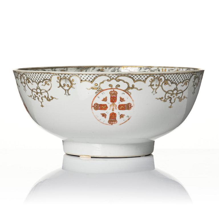 A Chinese Export commemorative punch bowl, Qing dynasty, 1730’s.