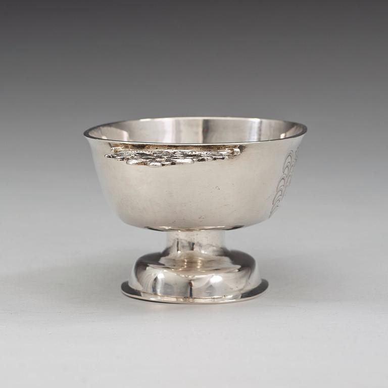 A Dutch 18th century silver bowl, unidentified makers mark HP.