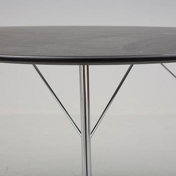 BORD, Arne Jacobsen, Fritz Hansen, 2002.