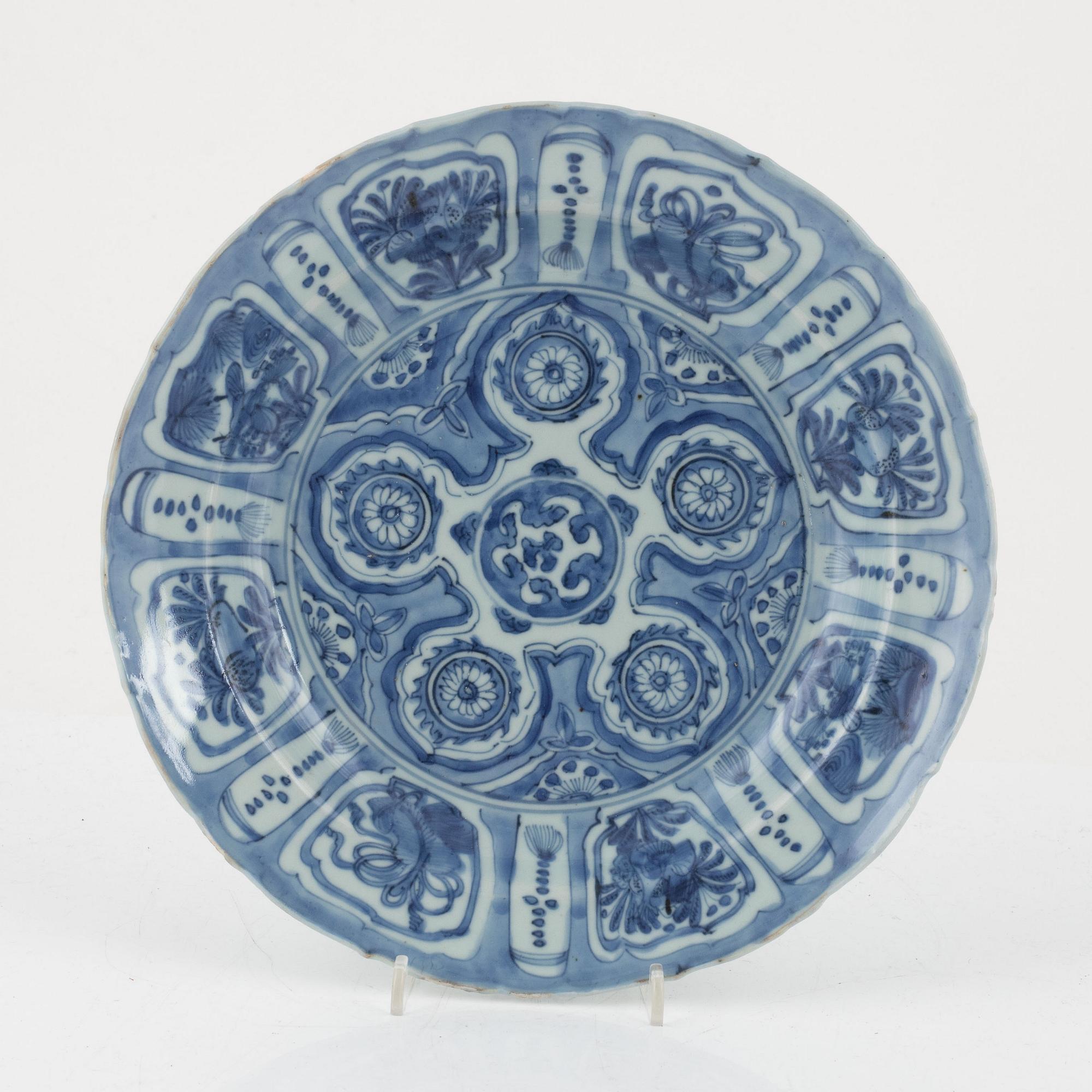 Fat, kraakporslin. Mingdynastin, Wanli (1572-1622).