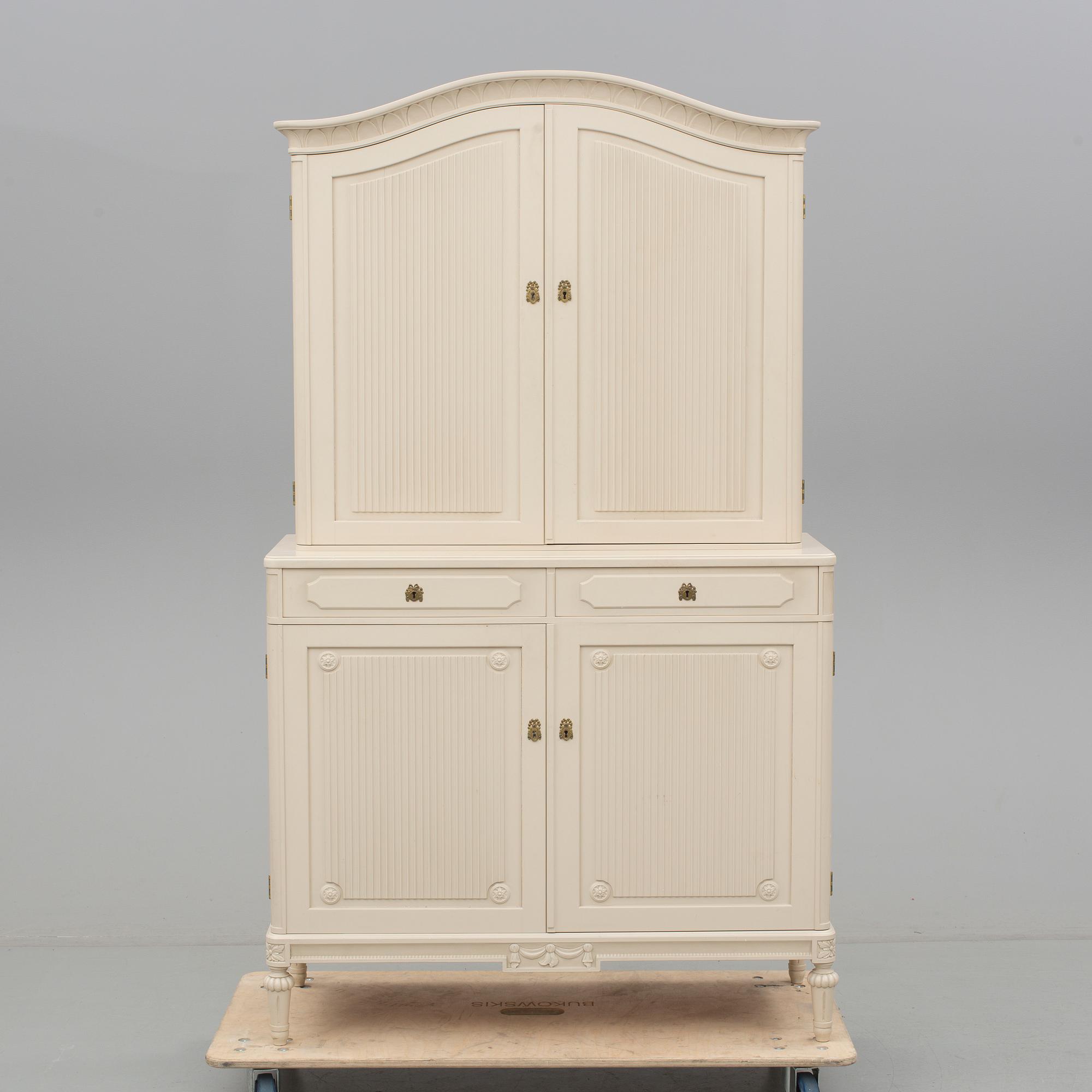 SKÅP, gustaviansk stil, 1900-talets mitt.