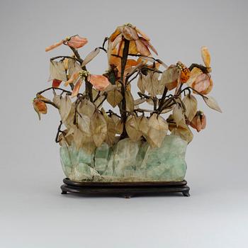 PRYDNADSTRÄD, bl a agat, Kina, 1900-tal.