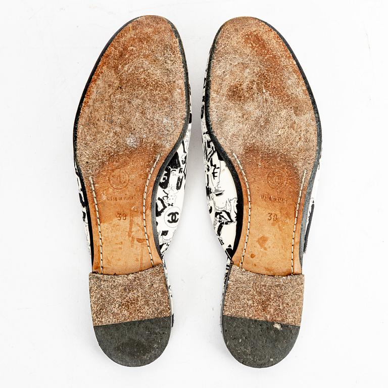 Chanel flap bag, väska, skor, scarf.