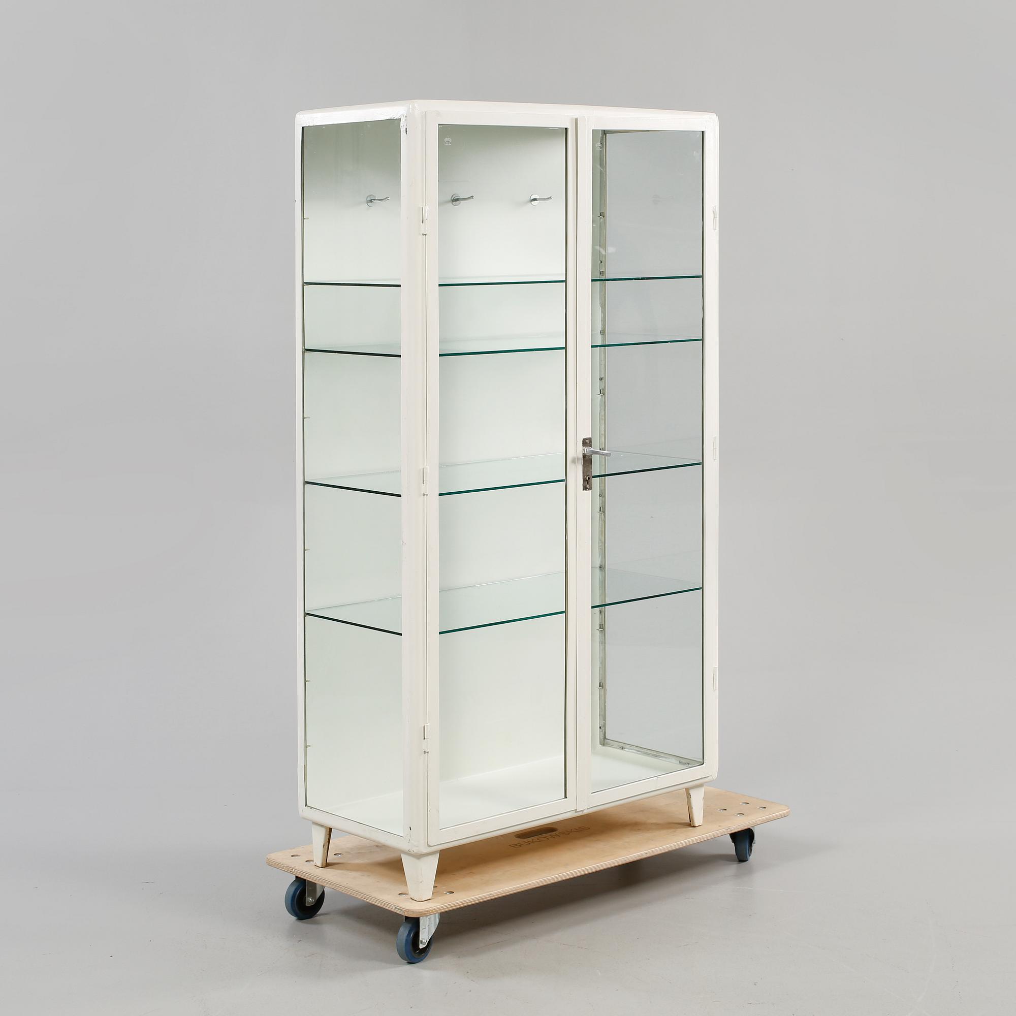 LÄKARSKÅP, 1900-talets andra hälft.