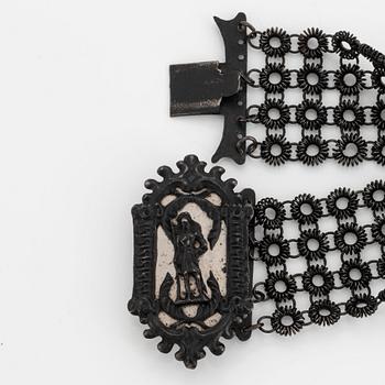 A Berlin iron and steel bracelet with a cameo. Berlin 1820-30.