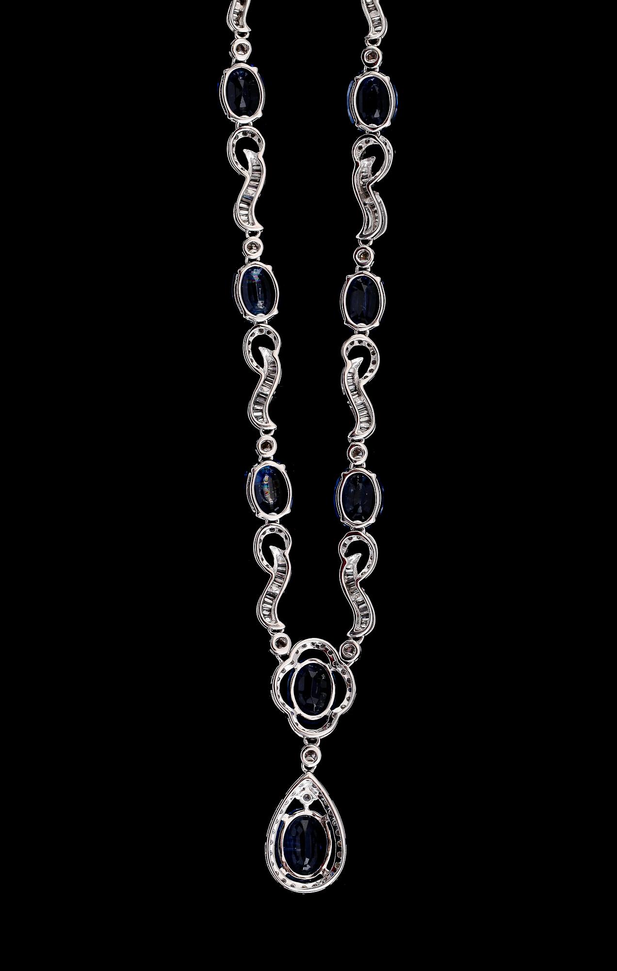 COLLIER, 18K vitguld, diamanter tot ca 1.49 ct, kyaniter tot ca 13.86 ct. Vikt ca 20 g.